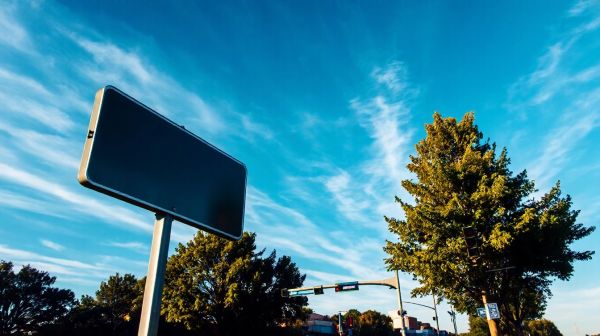 Top 5 systèmes innovants pour améliorer la signalisation routière