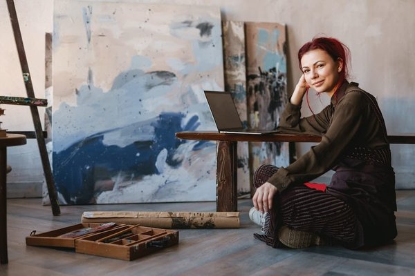 Exposition artistique à Tours : comment mettre en valeur les oeuvres avec élégance ?